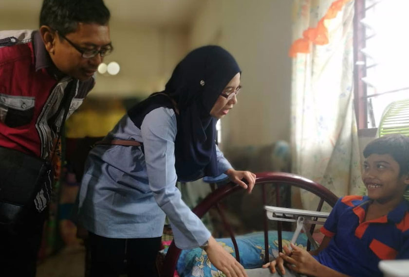 Asyraf ditemui selepas menerima kunjungan rombongan sebuah syarikat berkaitan barangan kesihatan dan Kelab Media Kelantan Darul Naim, Kemudi. Foto: Astro AWANI