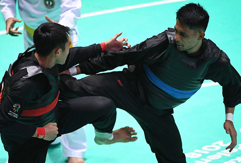 Silat merupakan antara seni mempertahankan diri tradisional yang paling ramai dipratikkan. - Foto BERNAMA