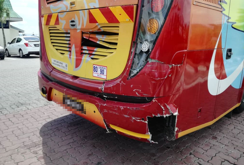  memaklumkan bas tersebut dalam perjalanan dari Kangar, Perlis ke Kampar, Perak. - Foto PDRM