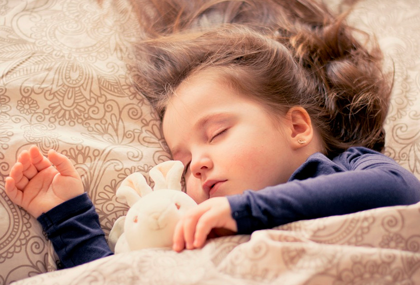Mengamalkan rutin tidur yang sihat dan teratur