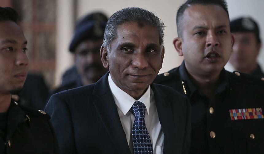 Mohd Irwan tiba di Mahkamah Sesyen Kuala Lumpur pada jam 8.15 pagi. Astro AWANI / SHAHIR OMAR