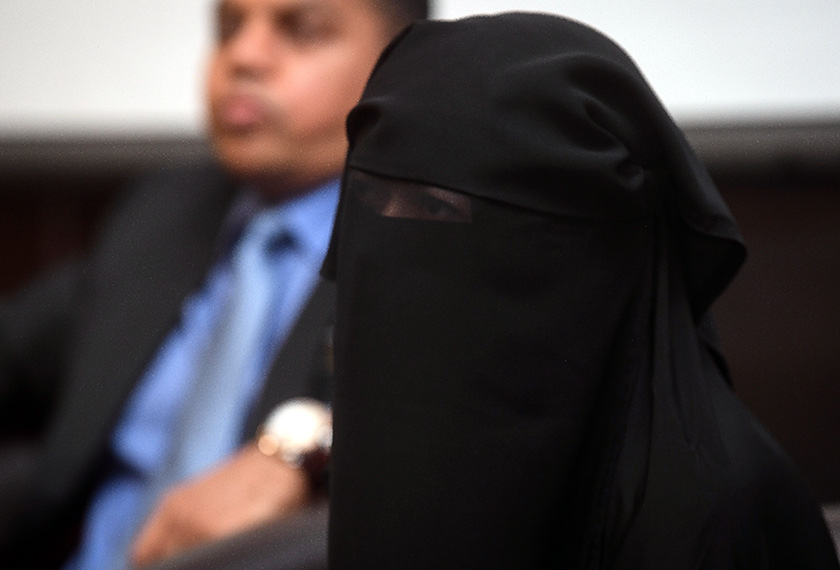 Aishah tidak menyangka, keputusan menuruti kemahuan suami akhirnya menjerat diri dan anak-anaknya. - Bernama