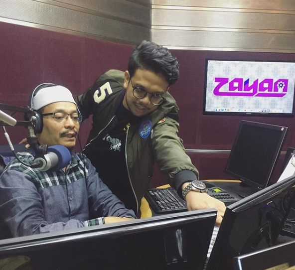 Raqib merupakan bintang kelahiran AF 9 yang kini bertugas sebagai penyampai radio Zayan. Astro GEMPAK