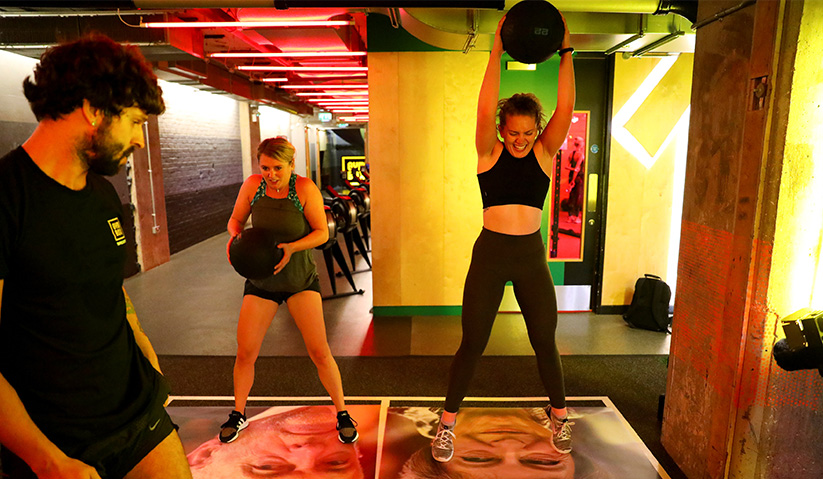 Motivasi untuk bersenam dipacu oleh kemarahan terhadap prestasi ahli politik dan ekonomi. - Reuters