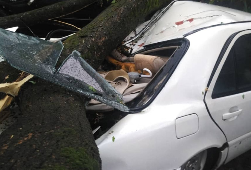 Malang dalam ribut petir dan angin kencang. - PDRM