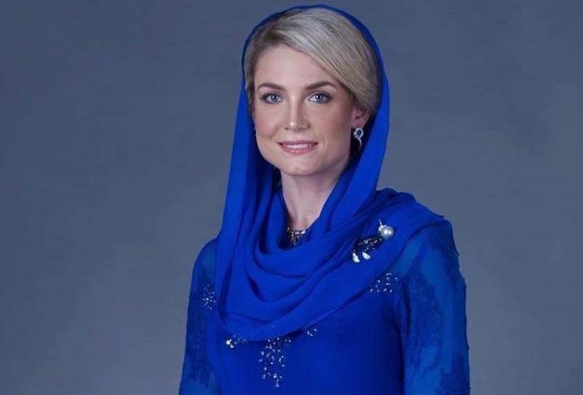 Cik Sofie Louise Johansson, 33, merupakan kenalan baginda sewaktu belajar di luar negara dan perkenalan mereka sudah lama terjalin. - Pejabat Istana Kelantan