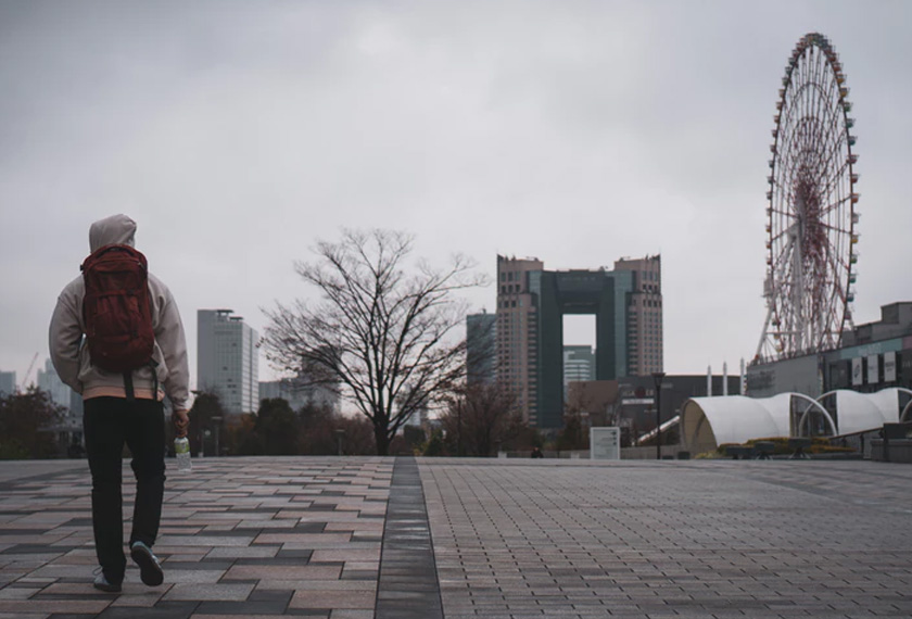 Apabila terlalu bersendiri dan tidak berkongsi perasaan, seringkali terlintas perkara-perkara 'aneh' yang dalam fikiran. - Reuters 