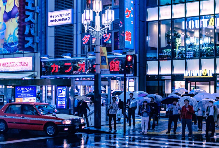 Masyarakat Jepun yang terlalu banyak berfikir tentang kerja dan sering berkejar dengan waktu, lazim tidak mempunyai masa untuk diri sendiri. - Reuters