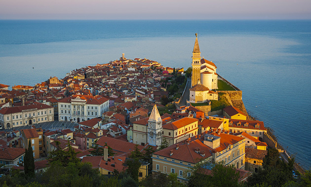 Slovenia menawarkan panorama istimewa tinggalan warisan Zaman Pertengahan. - Gambar fail