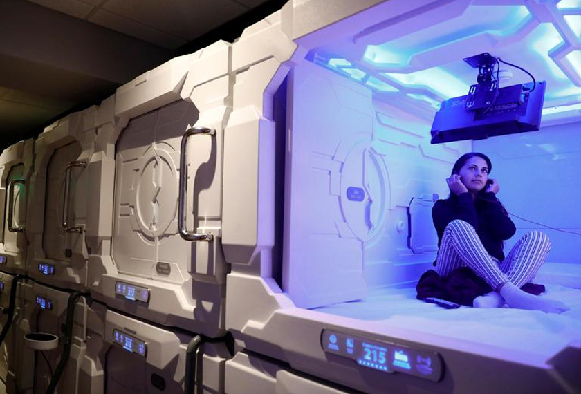 Sejumlah 10 kapsul tidur bakal ditawarkan kepada pelancong yang mahu bermalam di Central Hotel, Ljubljana. - Reuters