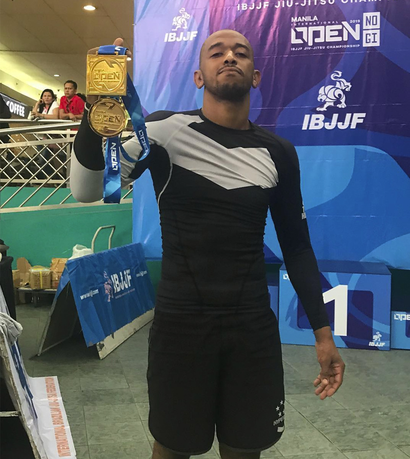 Bruno winning the IBJJF trophy in Manila this year. - Instagram pic/@bruninhobjj