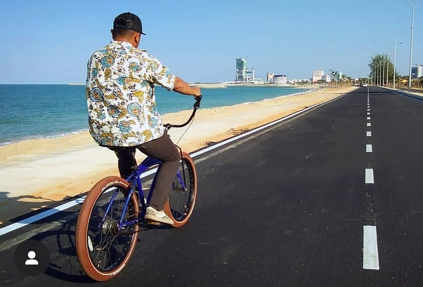 Ia selepas pemilik foto, Nasir Ali yang berkongsikan foto pantai itu yang terletaknya di sebuah perkampungan nelayan terkenal yang terletak di muara Sungai Terengganu. Foto: Nasir Ali 