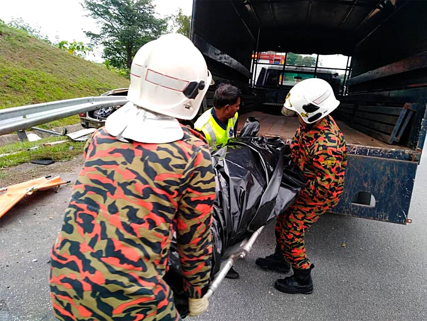 Muhammad Azry Izwan meninggal dunia akibat parah setelah kenderaan dipandu tertusuk besi penghadang jalan.