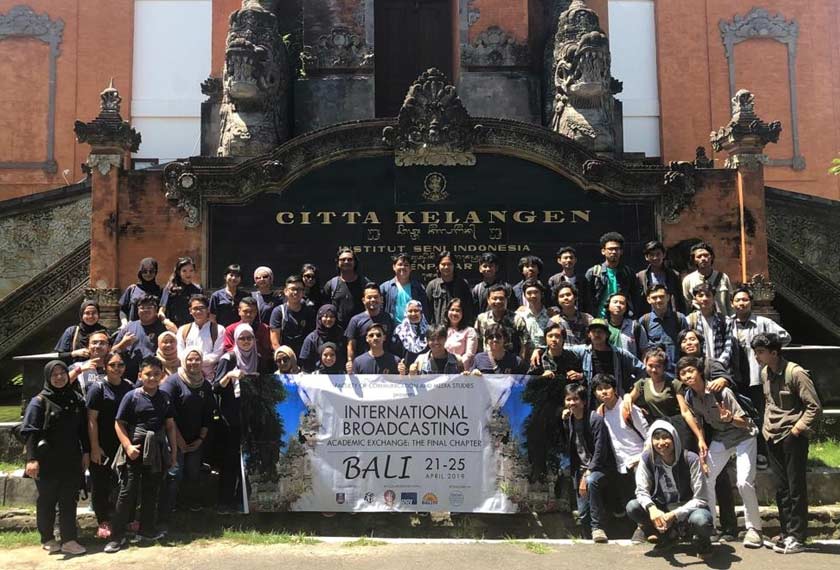 Fakulti Komunikasi dan Pengajian Media (FKPM) Universiti Teknologi MARA (UiTM) Cawangan Negeri Sembilan Kampus Rembau bersama Institut Seni Indonesia (ISI) Denpasar