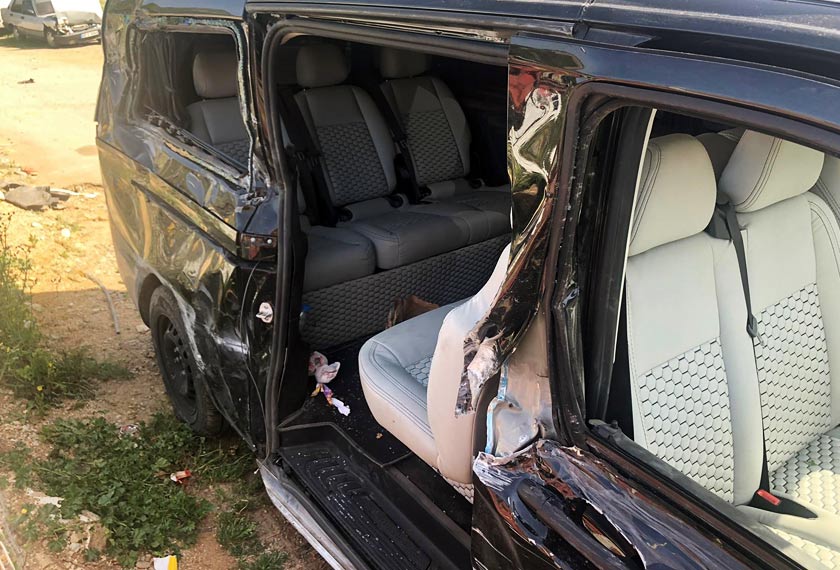 Menurut laporan media antarabangsa, pemandu bas mini tersebut terlelap ketika memandu. Ketujuh-tujuh pemain itu menyewa bas mini tersebut manakala ahli kelab lain serta petugas menaiki bas berasingan atau kenderaan sendiri ketika dalam perjalanan selepas perlawanan bola sepak Liga Turki di Kayserispor.