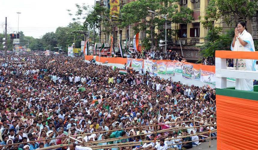 Mamata Banerjee, Ketua Menteri Benggala Barat, ketika kempen mega di Kolkata. Foto Global Governance News