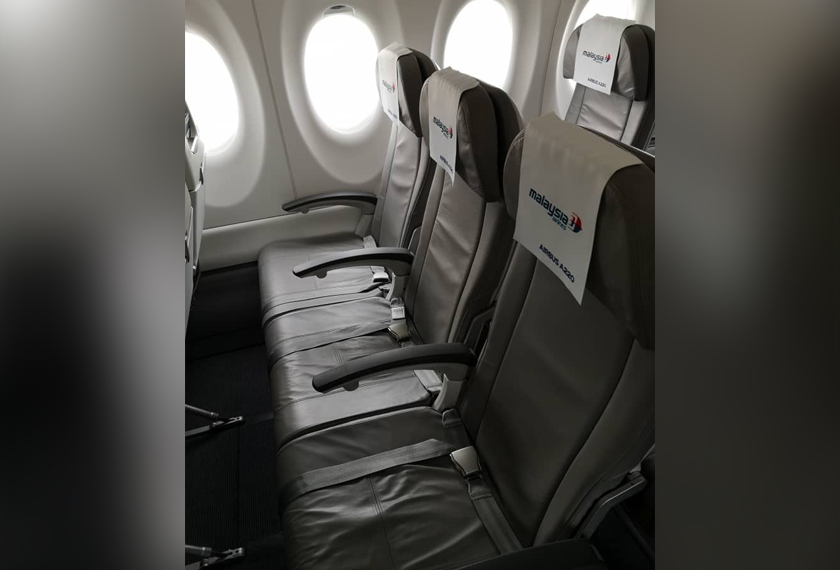Ruang tempat duduk lebih luas antara kelebihan Airbus A220-300.