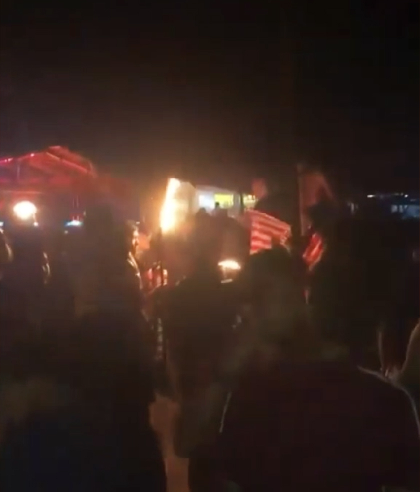 Sejak Ahad lalu tular di media sosial mengenai video dan gambar wanita menari dalam keadaan separuh bogel bersama lelaki di sebuah chalet. - Foto ihsan pembaca