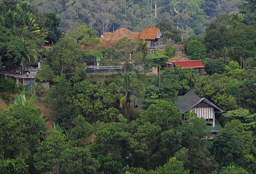 Pemandangan dari udara di sekitar kawasan Kampung Pantai yang menjadi lokasi kehilangan Nora Anne. --fotoBERNAMA