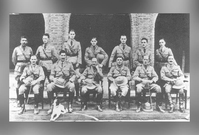 Penduduk Mawlamyine, Eric Blair, seorang anggota polis kolonial yang menulis novel bertajuk 'Burmese Days' yang merakamkan hipokrasi, perkauman dan keganasan ketika era itu. Georgeorwellnovels