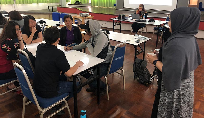 Bengkel 'Creating content that matters' yang dianjurkan SMA di Sibu, semalam. - Foto ihsan SMA