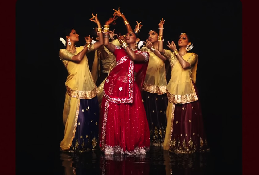 Video muzik itu turut menampilkan penari kaum India
