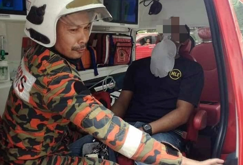 Salah seorang daripada mangsa yang mengalami masalah sesak nafas. - JBPM