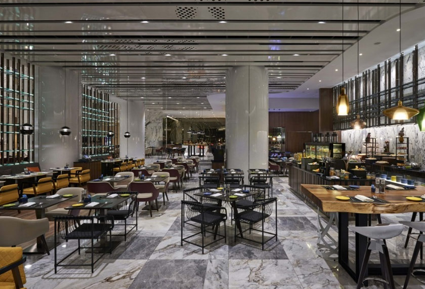 Sedap Restaurant menyambut pengunjung dengan bufet istimewa sempena Krismas dan tahun baharu. - Foto: Pullman KLCC