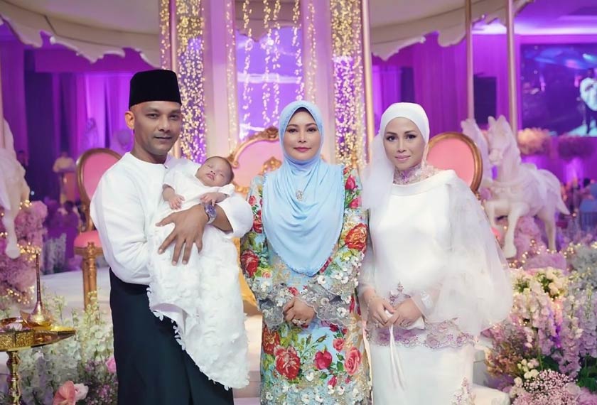 Sultanah Nur Zahirah turut berangkat ke majlis cukur jambul Areesya Malaykha. - Gambar koleksi peribadi AZRINAZ MAZHAR HAKIM