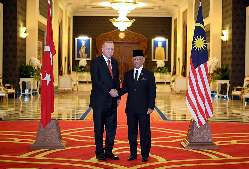 Kunjungan tersebut merupakan yang pertama bagi kedua-dua pemimpin dengan Seri Paduka sejak Al-Sultan Abdullah dilantik sebagai Yang di-Pertuan Agong ke-16 pada Januari. - Jabatan Penerangan