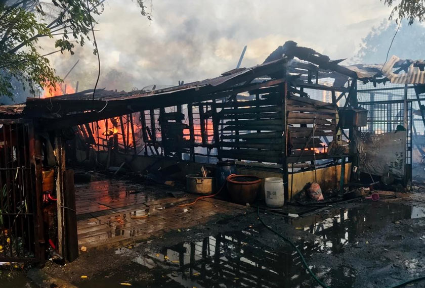 kesemua mangsa dipindahkan ke Pusat Komuniti Sentul. - Foto JBPM