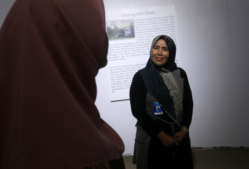 Armilla Yanti mahu menyampaikan sebanyak mungkin pengetahuan tentang cara menghadapi bencana alam kepada pengunjung muzium dan masyarakat sekelilingnya. - Reuters