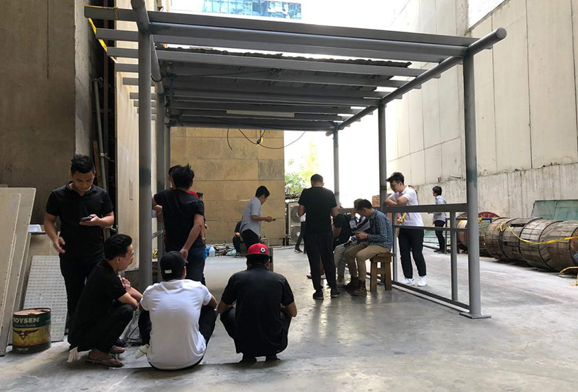 Secara asasnya, tidak ada sebarang tempat awam yang boleh terlihat dengan kepulan asap rokok melainkan di DSA - juga ruang merokok yang tidak kelihatan. - Foto Aiman Ariff