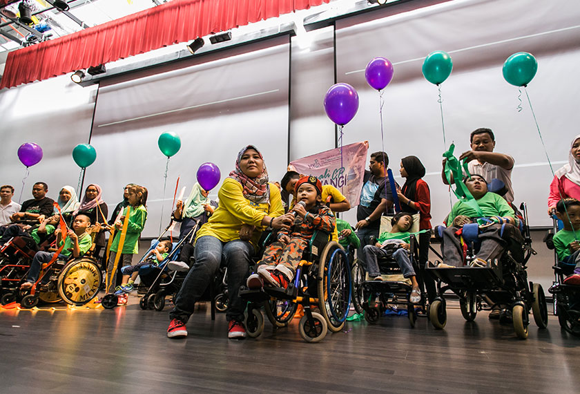 Pelbagai aktiviti boleh dijalankan untuk meransang otak anak CP bagi membantu pertumbuhan mereka - Foto AWANI Rangers