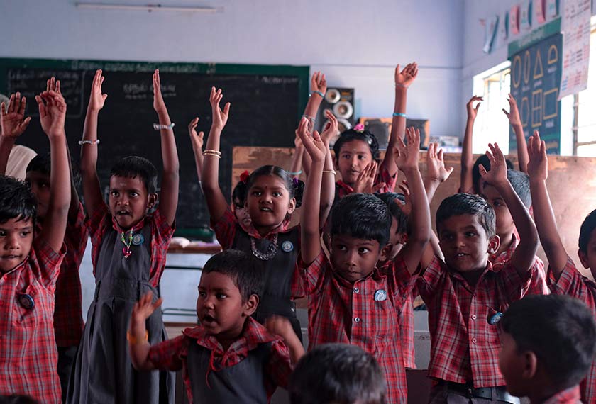 Pekerjaan Jabaraj dan Semmalar memerlukan mereka berurusan dengan sekolah di luar bandar. Pada Januari, pasukan Ceritalah melawat sebuah sekolah Dalit yang terletak di pinggir bandar Pollachi. Foto Ceritalah
