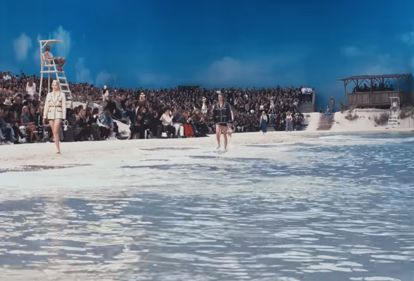 Bagi pertunjukan musim bunga 2019, pantai diangkat sebagai tema. Dengan pasir sebenar, air yang menyerupai air laut dan deruan ombak.. Ia bak berada di pantai sambil menyaksikan pertunjukan itu.