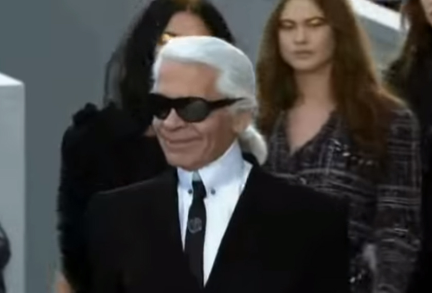 Koleksi RTW musim luruh/sejuk pada tahun itu dipersembahkan dengan adanya replika carousel.