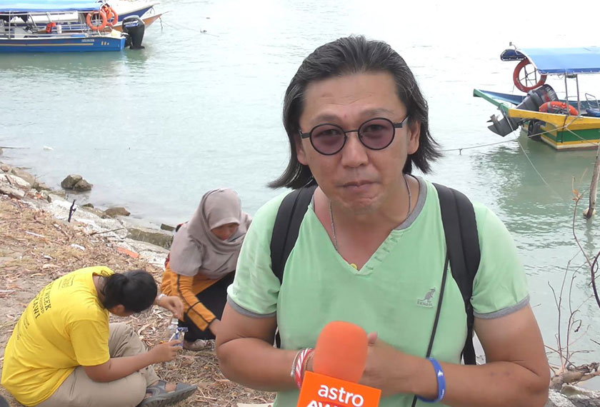 Michael turut memantau tabiat dalam kalangan perokok sejak penguatkuasaan larangan merokok dilaksana di semua premis kedai makan. - Astro AWANI