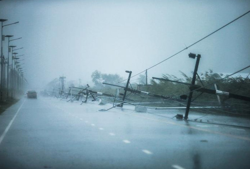 Antara kawasan yang alami kerosakan teruk adalah daerah Pak Phangan dan Muang. Foto: Reuters
