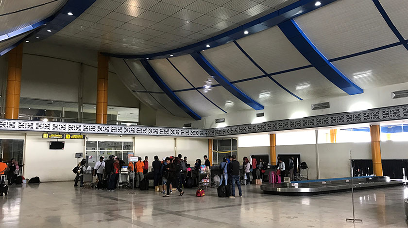 Gedung terminal Lapangan Terbang Sultan Babullah