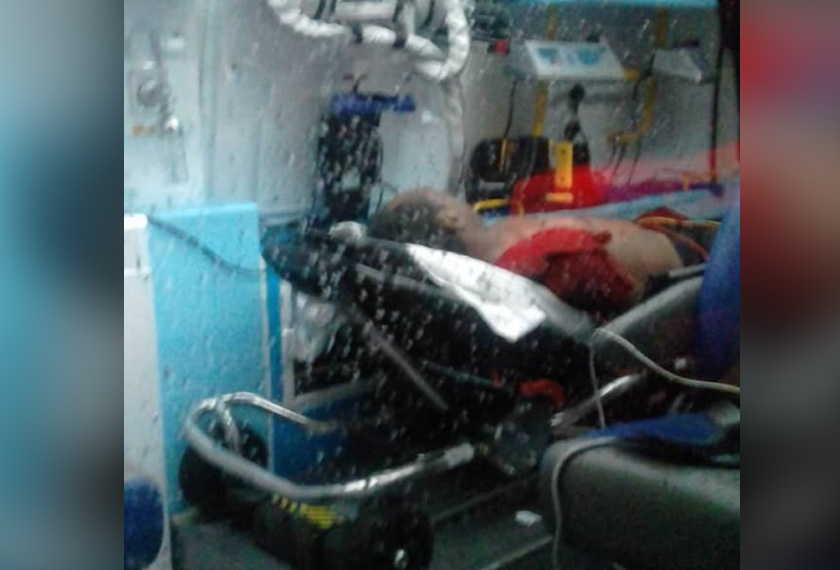 Mangsa berjaya dinaikkan ke bahagian atas kapal pada jam 7.40 malam dan dibawa ke hospital untuk menerima rawatan. 