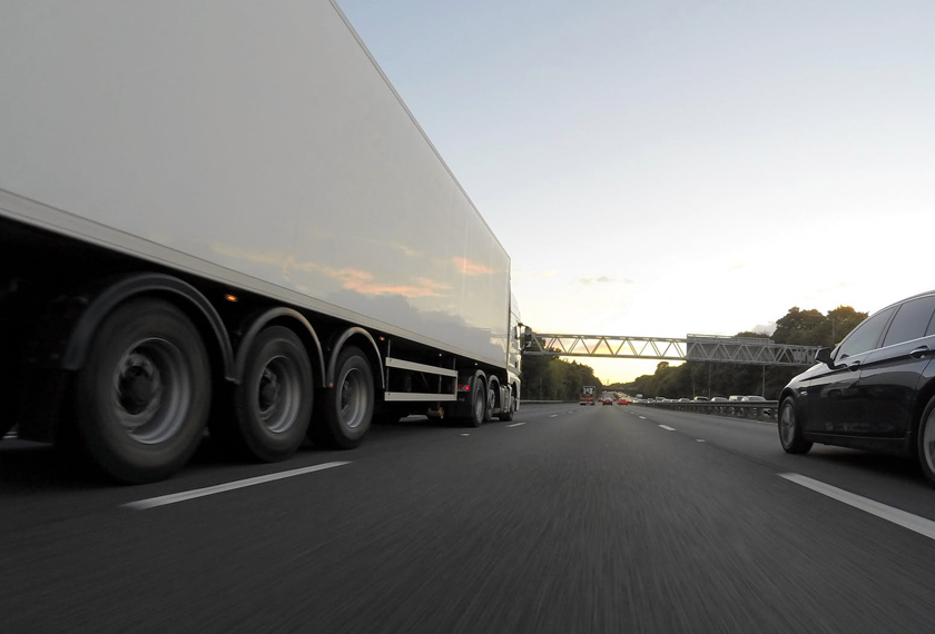 Adakah faktor pengangkutan dan lori sebenarnya antara punca harga barang kekal walaupun harga minyak turun?