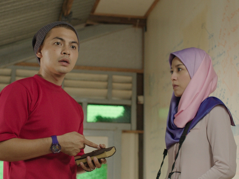 XX Ray III menampilkan gandingan ramai pelakon muda.