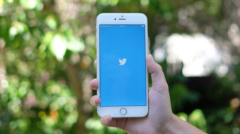 Seorang graduan bernama Probo berkata dia lebih menggemari Twitter kerana penggunaan mesej singkat pada 140 aksara pada pandangannya memudahkan orang membacanya. Foto thenextweb.org