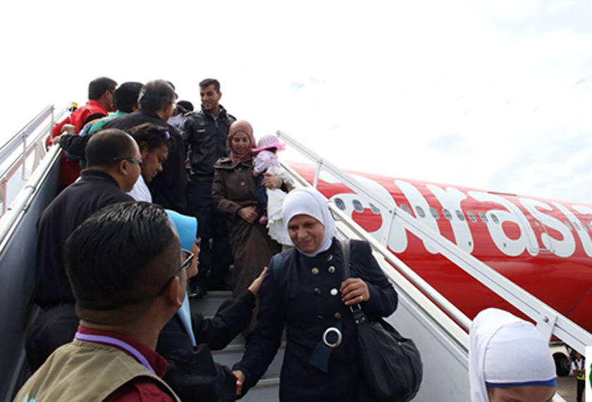 Ketibaan pelarian Syria ke Malaysia pada tahun 2016 melalui Program Penempatan Sementara Migran Syria - Foto GPM