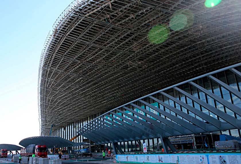 Mengikut perekanya, lapangan terbang itu akan menjadi terminal tunggal terbesar di dunia. - Reuters