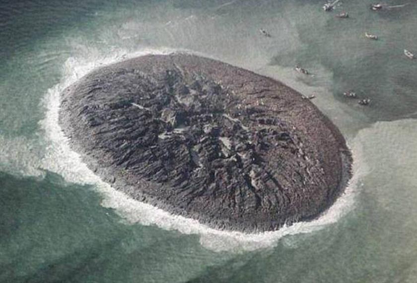 Imej dikeluarkan Agensi Pentadbiran Angkasa dan Aeronautik Negara (NASA) menunjukkan ia masih boleh dilihat walaupun berada di bawah air. 