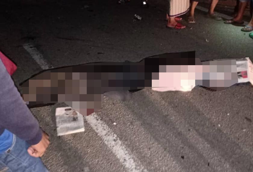 Tiga remaja maut dalam kemalangan membabitkan tiga motosikal berasingan di Jalan Jalan Bukit Panau-Bukit Mas, dekat Kampung Mentango, Tanah Merah, malam tadi.