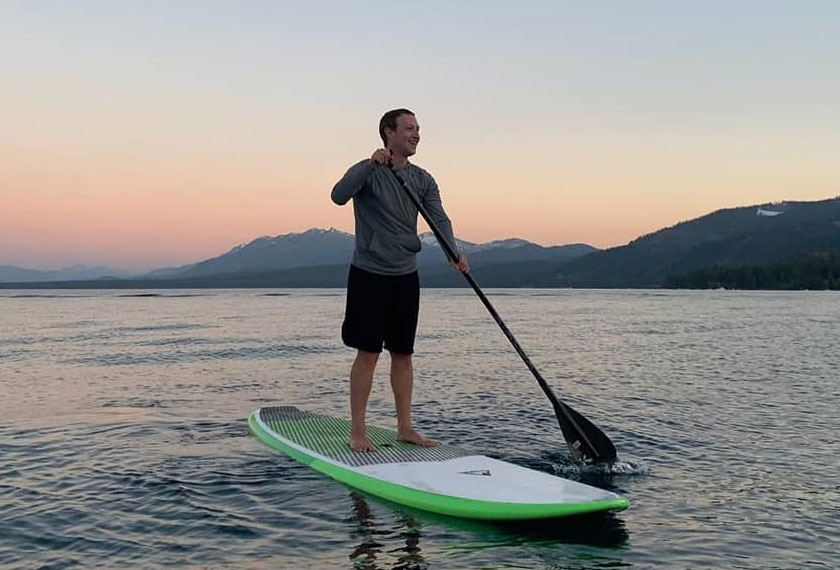 Mark Zuckerberg telah memuat naik gambar permandangan langit ketika matahari terbenam di Tasik Tahoe.