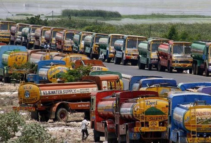 Keganasan terhadap pemandu lori air berlaku, walaupun ia tidak pernah terjadi kepada Anbu, pemandu trak sering diserang penduduk kampung, cermin pecah akibat dibaling batu dan tayar dipancitkan. Scroll.in